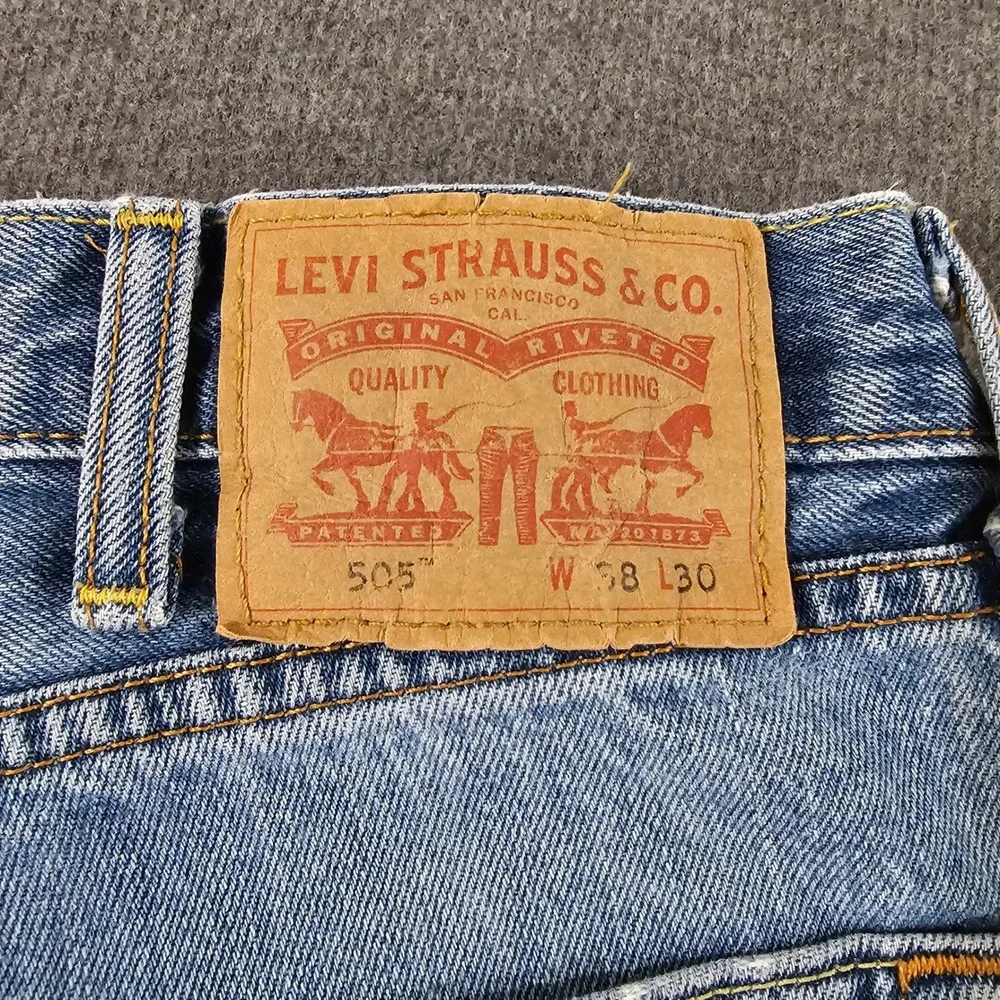 Levis 505 Regular Fit Light Wash Straight Leg Denim Jeans Mens 38x30 Blue - Picture 7 of 16